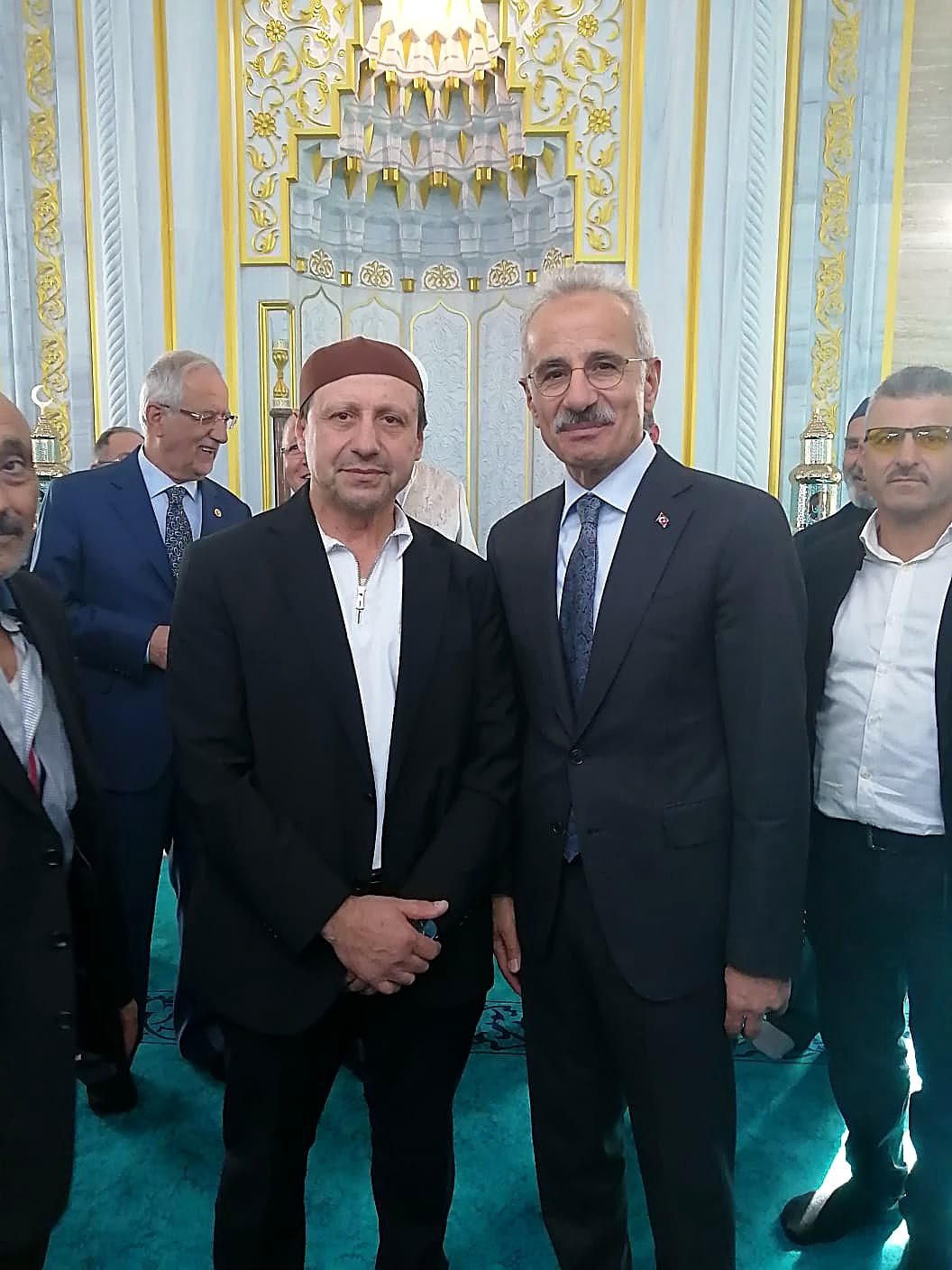 Dernek gönüllümüzün resmî bir programda çekilmiş bir karesi