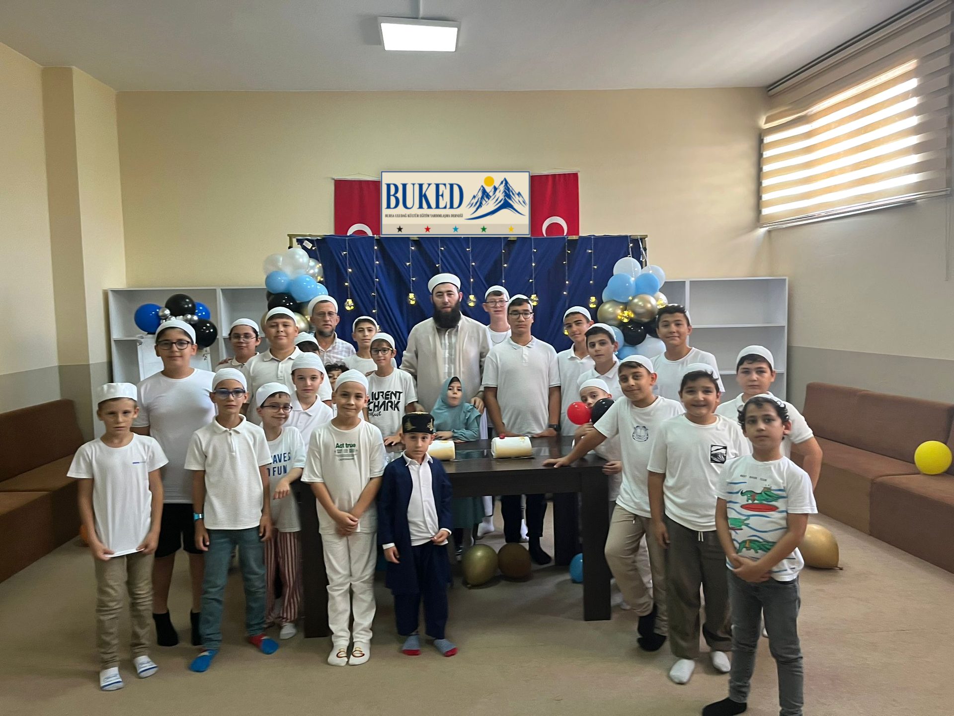 Dernek tarafından düzenlenen bir törenden görüntü