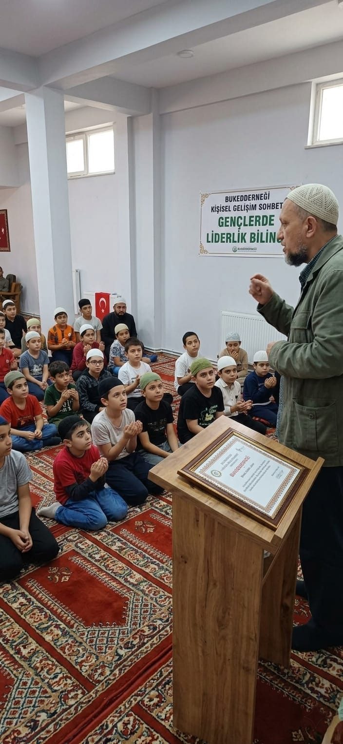 Bir sohbet ve müsahabe ortamından görüntü